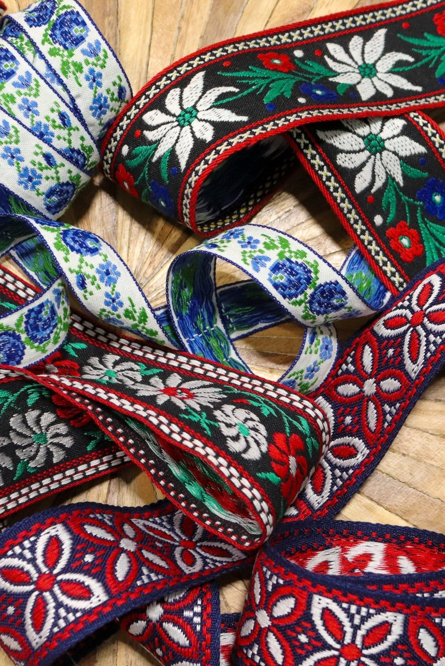 Alpine Winter, Vintage Trim/Ribbon Pack. 12 Yard Gift Set. - Boho Fabrics - Trims