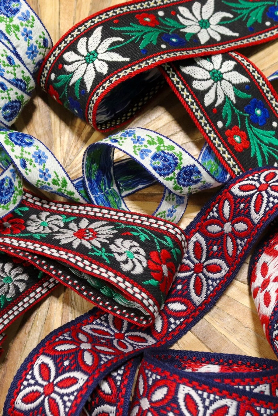 Alpine Winter, Vintage Trim/Ribbon Pack. 12 Yard Gift Set. - Boho Fabrics - Trims