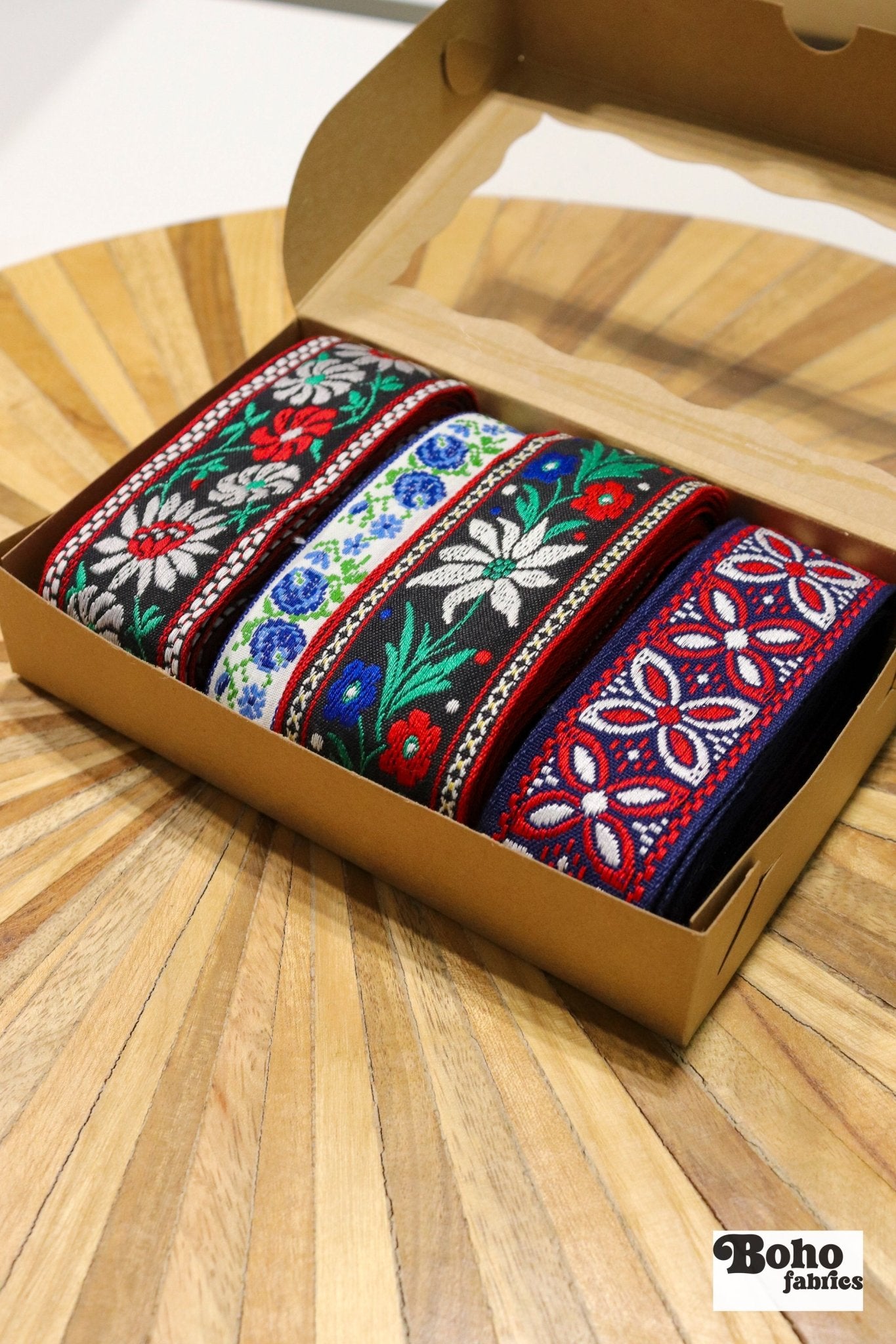 Alpine Winter, Vintage Trim/Ribbon Pack. 12 Yard Gift Set. - Boho Fabrics - Trims
