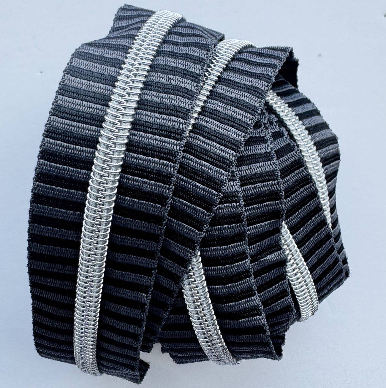 Black & Grey Striped Jacquard Zipper Tape 5 - 3 Yards - Boho Fabrics - Zippers