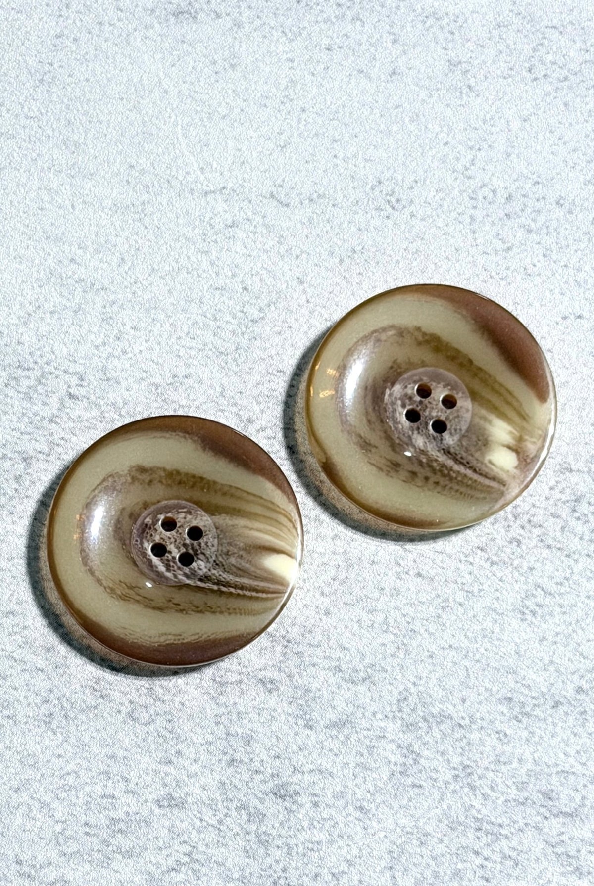 Glossy Beige Tortoiseshell Four Hole Plastic Buttons. 24L (15mm/ 5/8"), 28L, (18mm/ 11/16"), 32L (20mm / 13/16"), 36L (23mm, 7/8"), 40L (25mm/ 1"), 44L (28mm/ 1 1/8") - Boho Fabrics - Buttons & Snaps