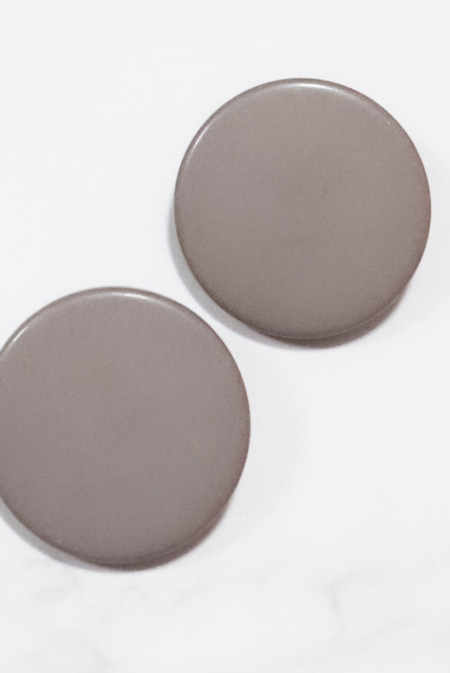 Gray, Mod Gambit, Shank Button. Available in 15mm, 18mm, 20mm, 25mm - Boho Fabrics - Buttons & Snaps