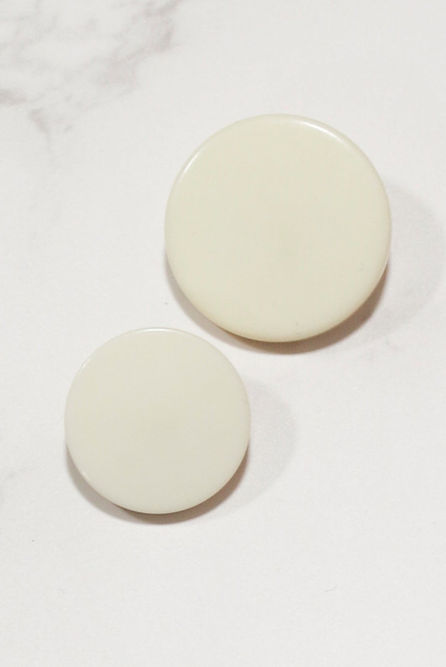 Ivory, Mod Gambit, Shank Button. Available in 15mm, 18mm, 20mm, 25mm - Boho Fabrics - Buttons & Snaps