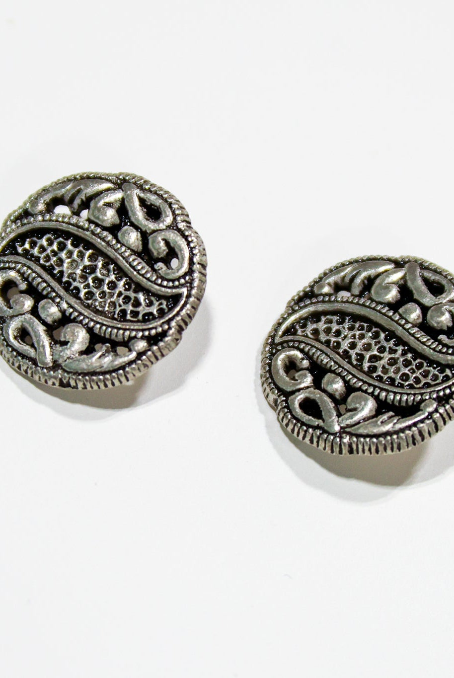 Nordic Pewter Metal Shank Buttons. 24L (15mm / 5/8"), 32L (20mm / 13/16") - Boho Fabrics - Buttons & Snaps