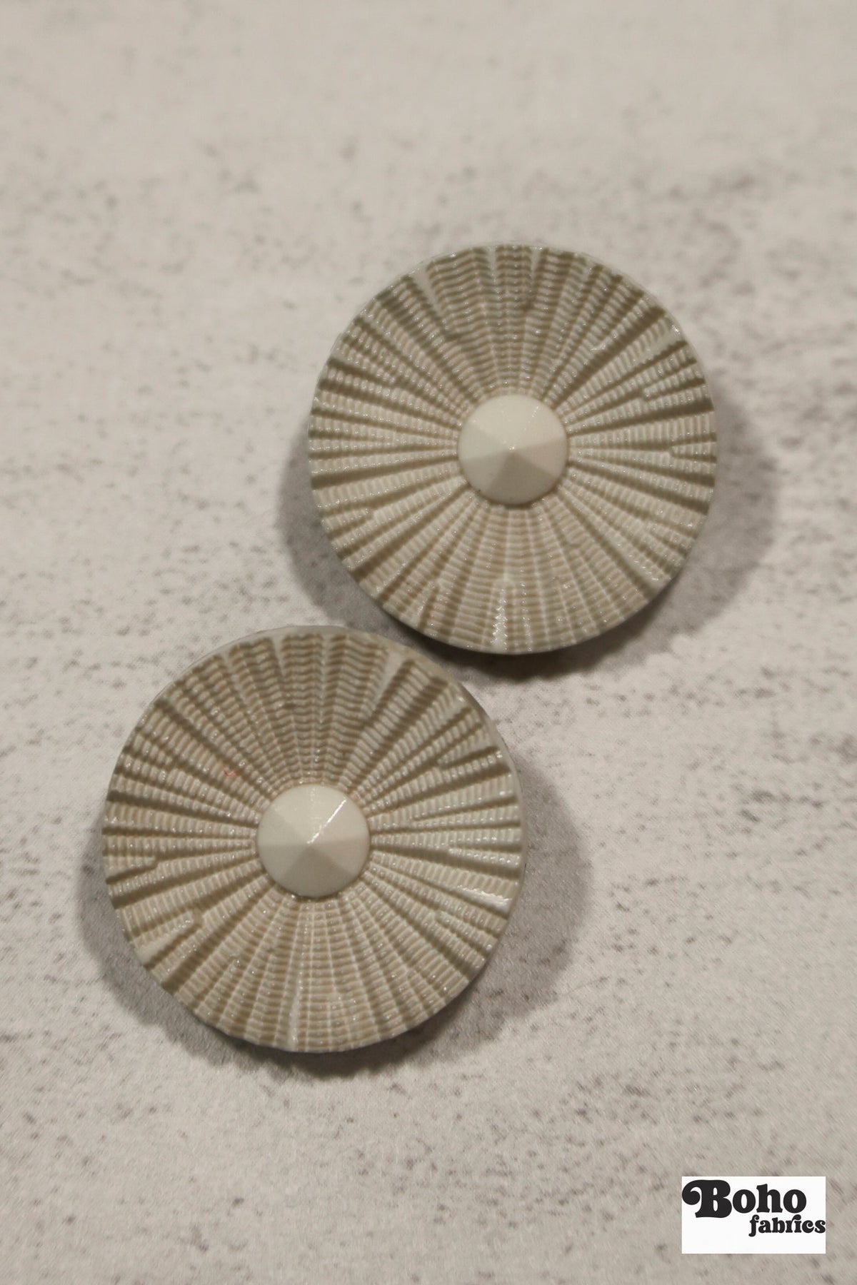 Pale Gray Round Ridged Sunburst Shank Buttons. 26L (16mm/ 3/4"), 28L, (18mm/ 11/16"), 34L (21mm / 13/16"), 36L (23mm, 7/8"), 42L (26mm/ 1") (Copy) - Boho Fabrics - Buttons & Snaps