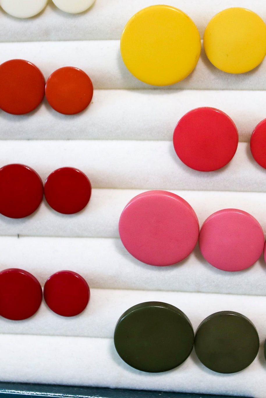 Pink, Mod Gambit, Shank Button. Available in 15mm, 18mm, 20mm, 25mm - Boho Fabrics - Buttons & Snaps