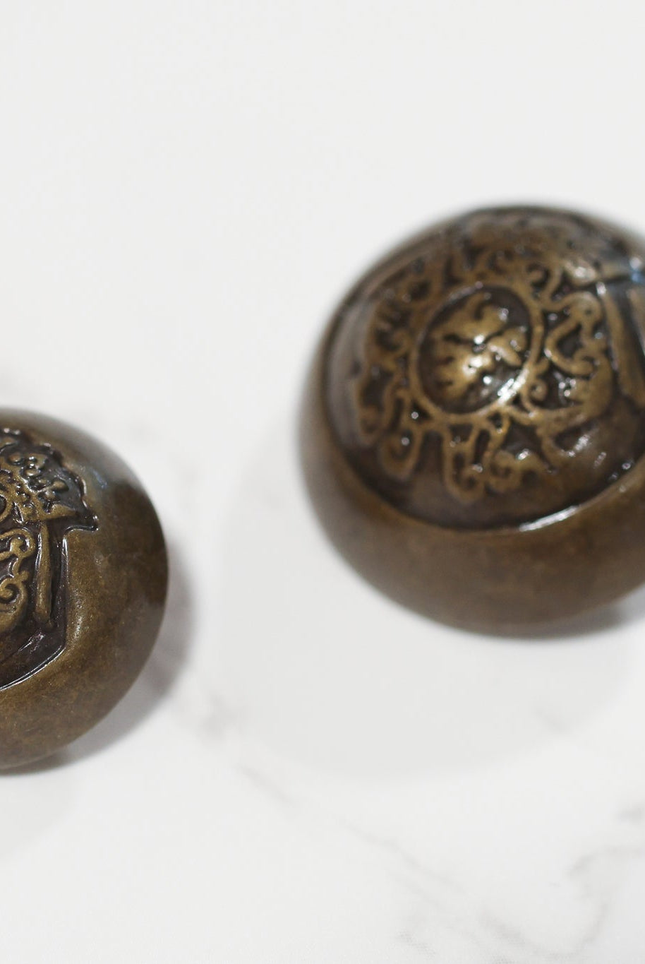 Royalty Crest Bronze Plastic, Dome Shank Button. Available in 11/16" (18mm, 28L) and 15/16", (24mm, 38L) - Boho Fabrics - Buttons & Snaps