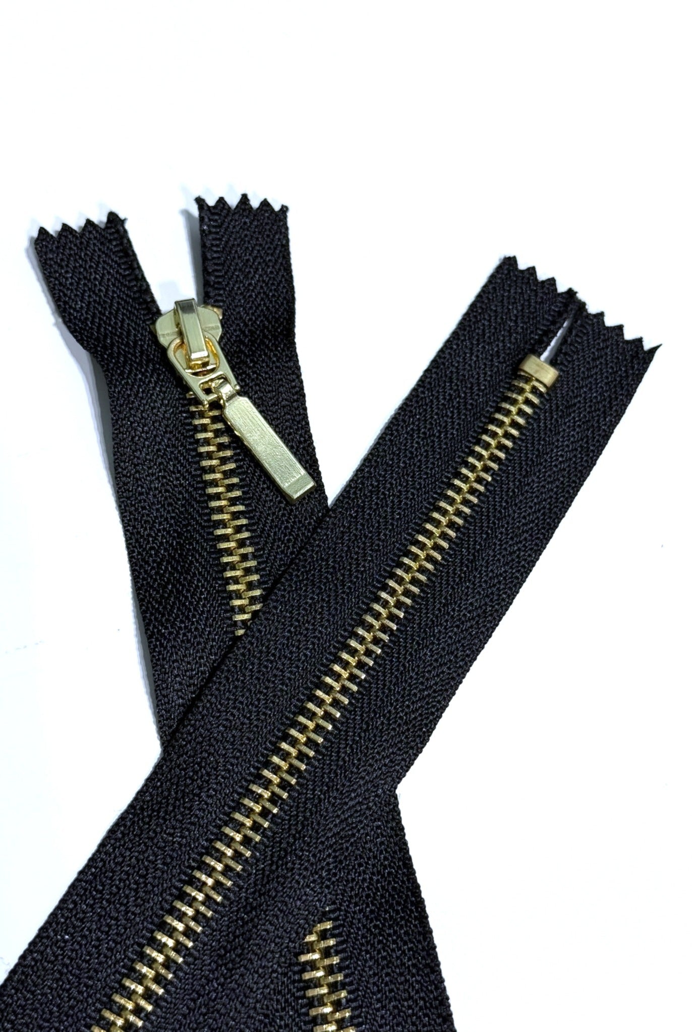 Sculpted Bar Pull - Black , 5 Brass Closed End Zipper. Size 25" (Deadstock) - Boho Fabrics - Zippers