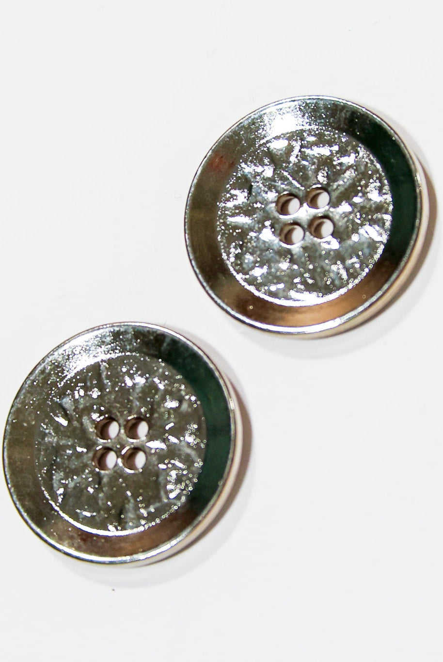 Silver Hammered 4-Hole Metal Buttons. 20L (12.5mm / 1/2"), 28L (18mm / 11/16"), 36L (23mm / 7/8") - Boho Fabrics - Buttons & Snaps