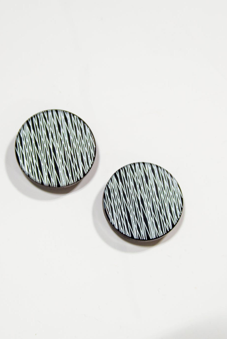 Silver & Navy Plastic Shank Buttons. 24L (15mm / 5/8"), 28L (18mm / 11/16"), 34L (21mm 7/8"), 40L (25mm / 1") - Boho Fabrics - Buttons & Snaps