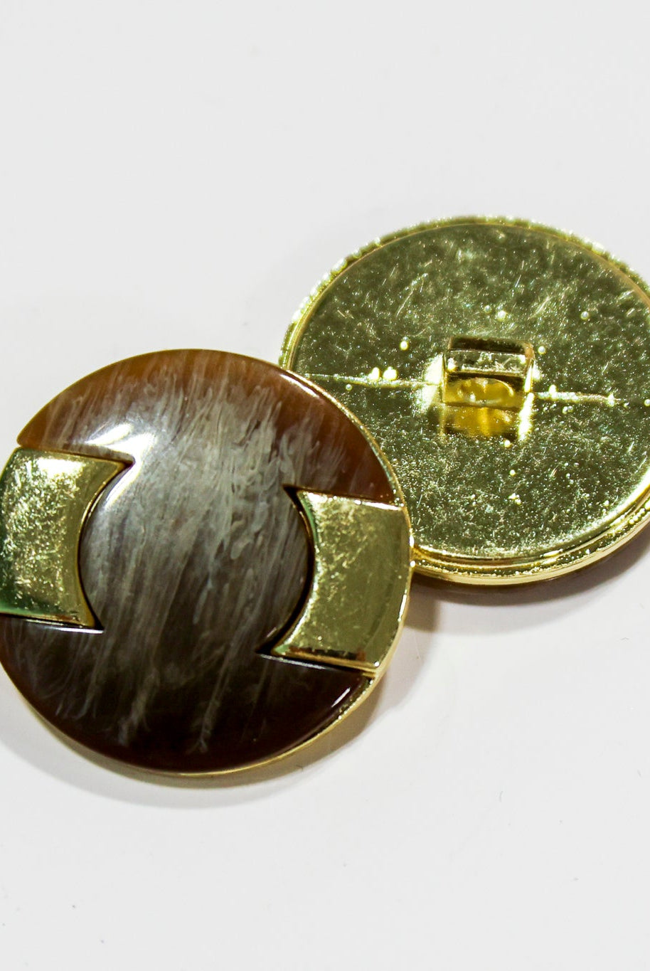 Tortoiseshell Gold Metal Shank Buttons. 28L (18mm / 11/16"), 36L (23mm / 7/8"), 44L (28mm / 1 1/8") - Boho Fabrics - Buttons & Snaps