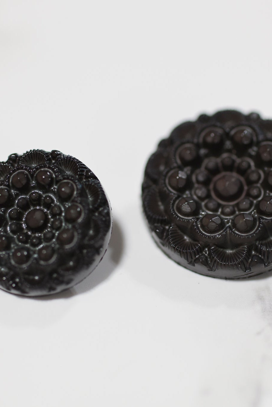 Vintage Inspired Dark Brown Rosette Button. Available in 20mm (32L), 25mm (40L) - Boho Fabrics - Buttons & Snaps