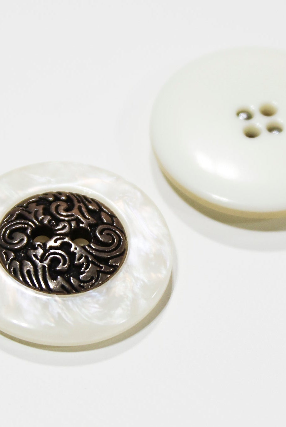 White Pearl & Gold Filigree 2-Hole Plastic Buttons. 40L (25mm / 1") - Boho Fabrics - Buttons & Snaps