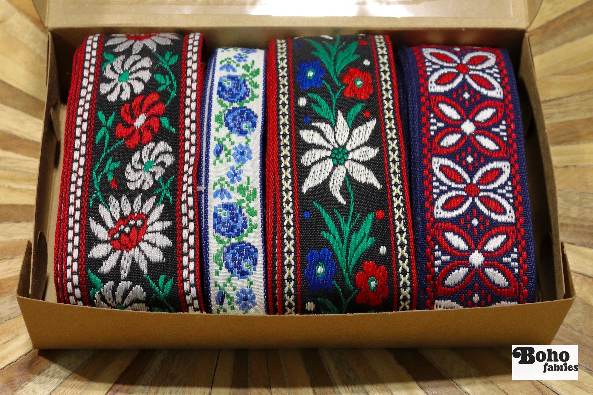 Alpine Winter, Vintage Trim/Ribbon Pack. 12 Yard Gift Set. - Boho Fabrics - Trims