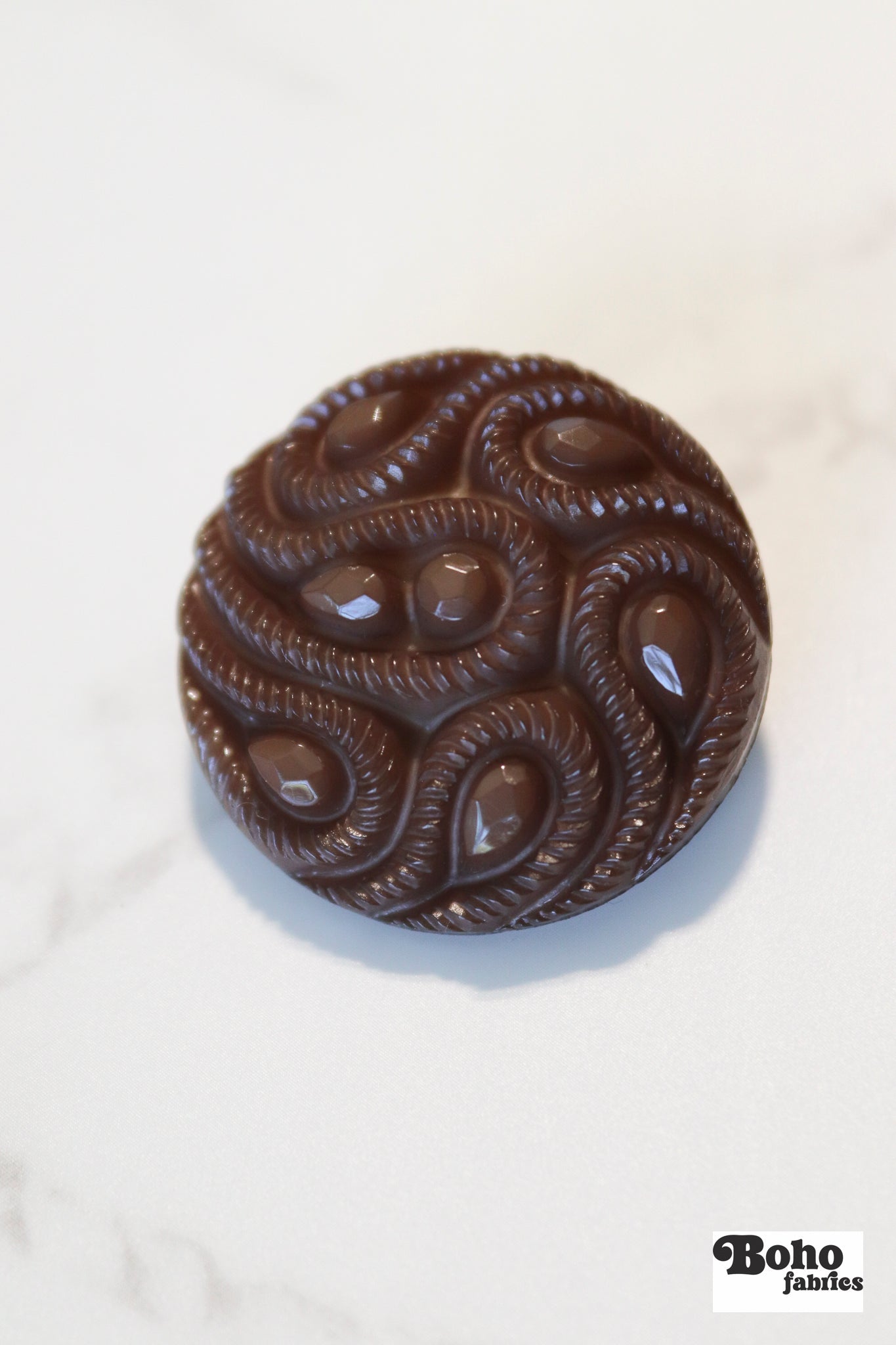 Camel Brown Paisley Faceted, Plastic Shank Buttons. Available in 28mm (44L) - Boho Fabrics - Buttons & Snaps