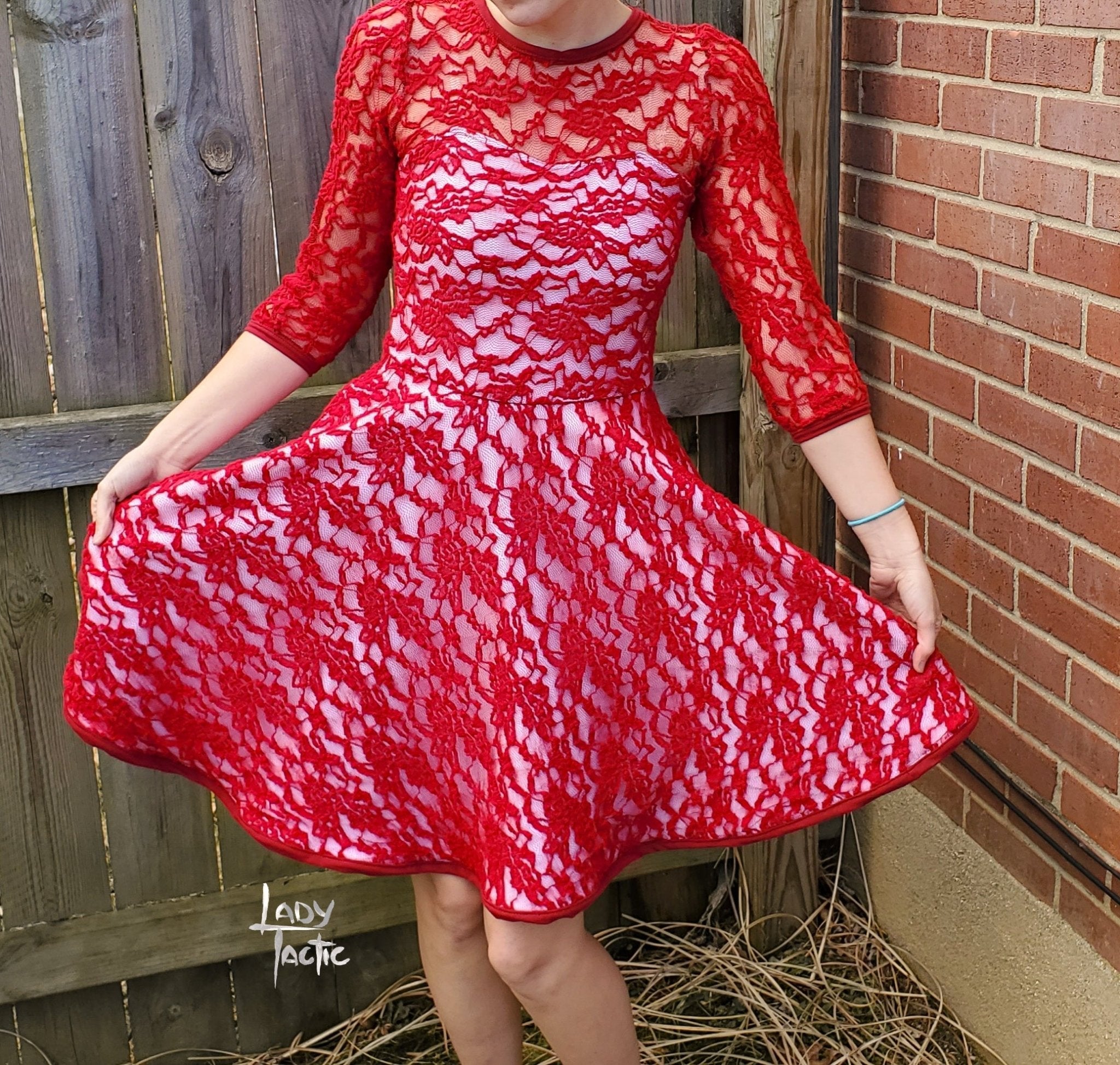 "Chain Flowers" in Flamingo. Stretch Lace. SL-109-PNK. - Boho Fabrics