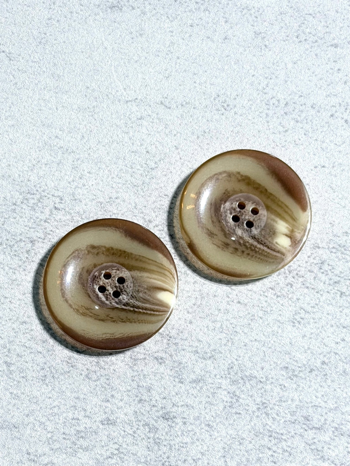 Glossy Beige Tortoiseshell Four Hole Plastic Buttons. 24L (15mm/ 5/8"), 28L, (18mm/ 11/16"), 32L (20mm / 13/16"), 36L (23mm, 7/8"), 40L (25mm/ 1"), 44L (28mm/ 1 1/8") - Boho Fabrics - Buttons & Snaps