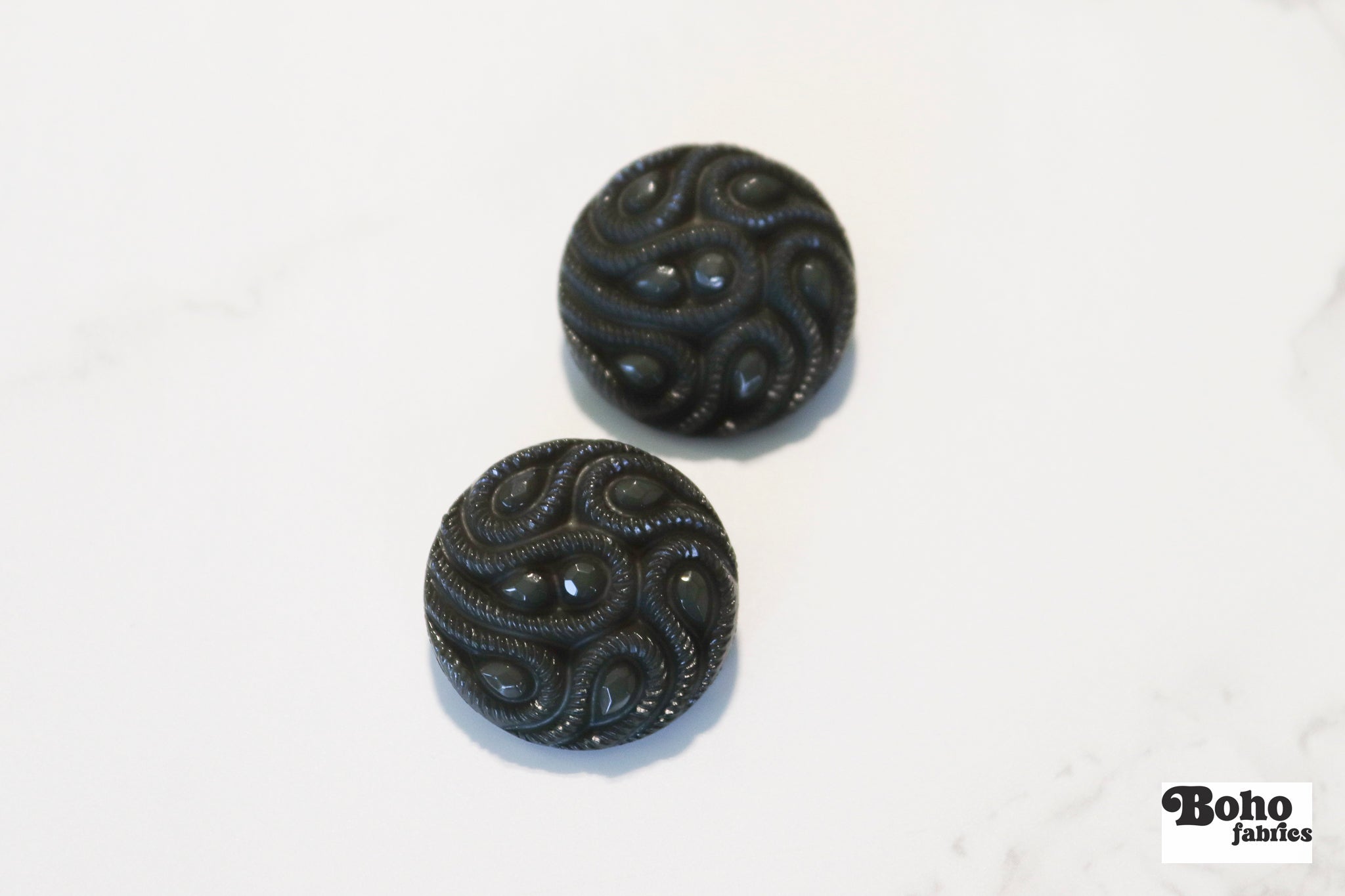 Green Paisley Faceted, Plastic Shank Buttons. Available in 28mm (44L) - Boho Fabrics - Buttons & Snaps