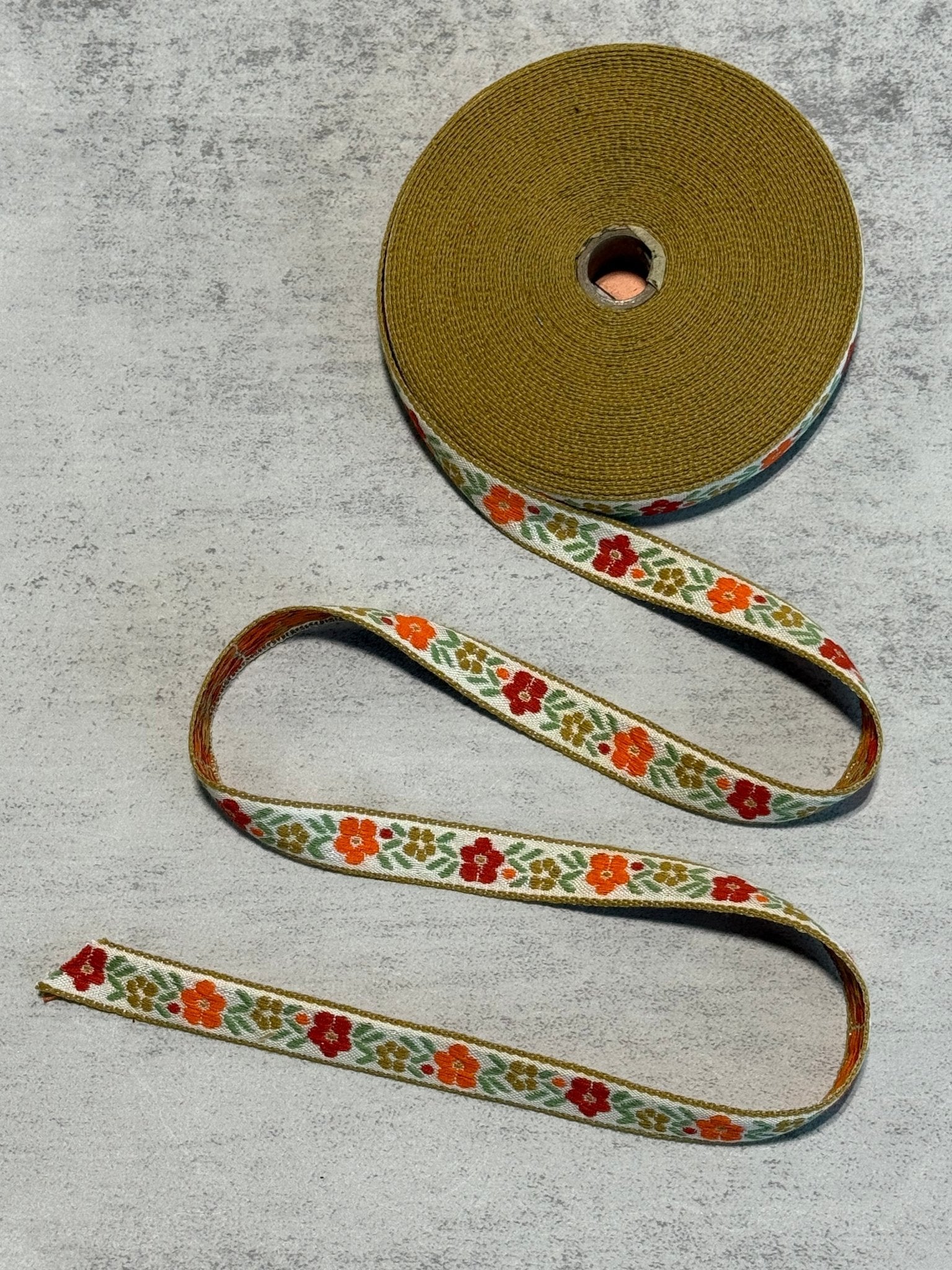 Heirloom Daisy, Vintage Floral Ribbon, 5/8" TRIM - 173 - Boho Fabrics - Trims