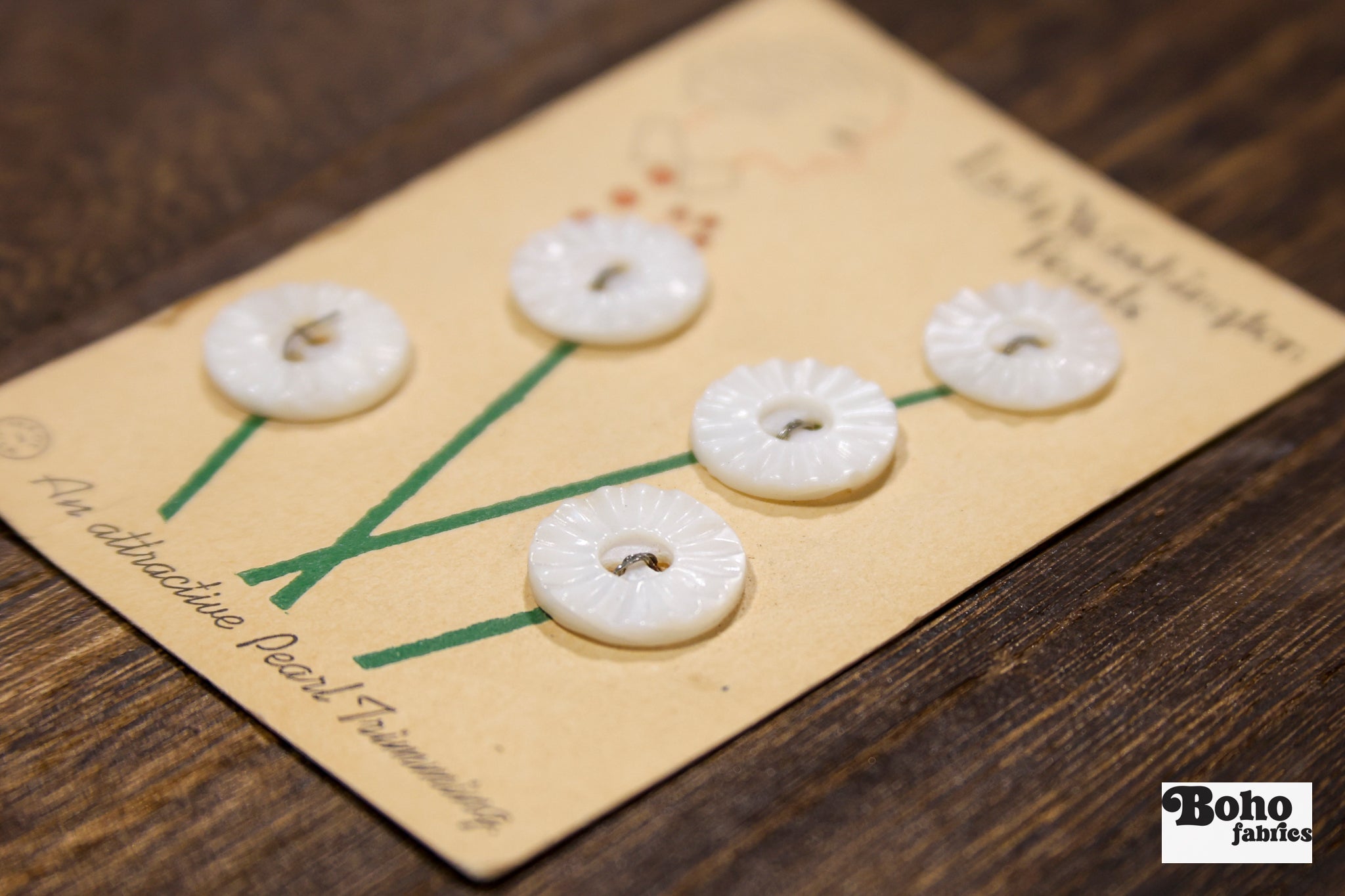 Lady Washington Vintage Mother of Pearl Button Card — 15mm White Buttons, Flower Bouquet Card, 1920's-1930's - Boho Fabrics - Buttons & Snaps