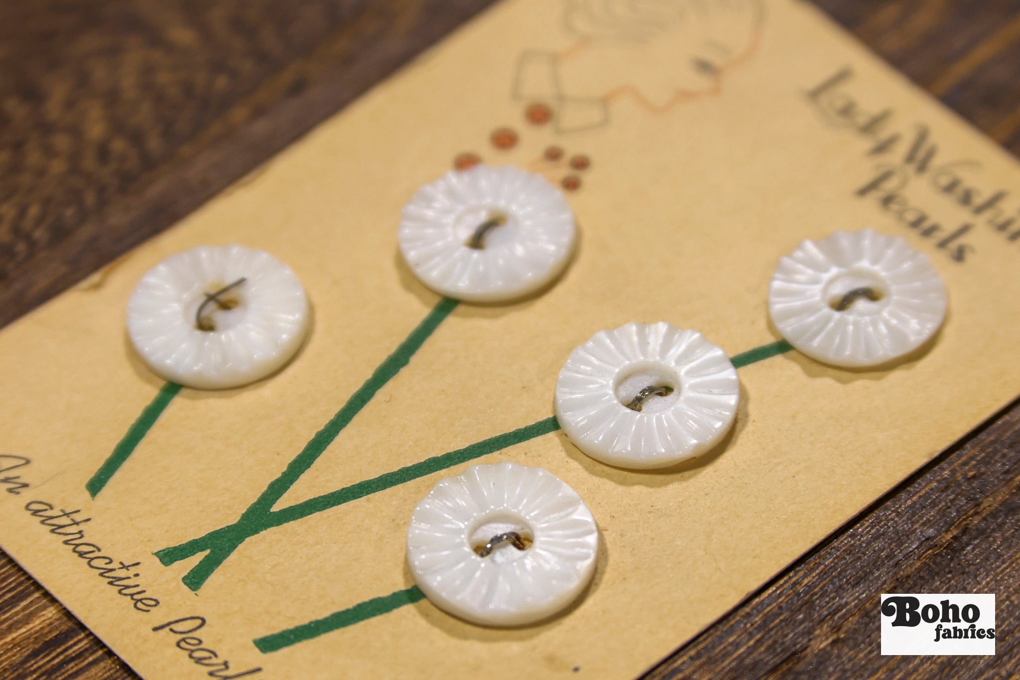 Lady Washington Vintage Mother of Pearl Button Card — 15mm White Buttons, Flower Bouquet Card, 1920's-1930's - Boho Fabrics - Buttons & Snaps