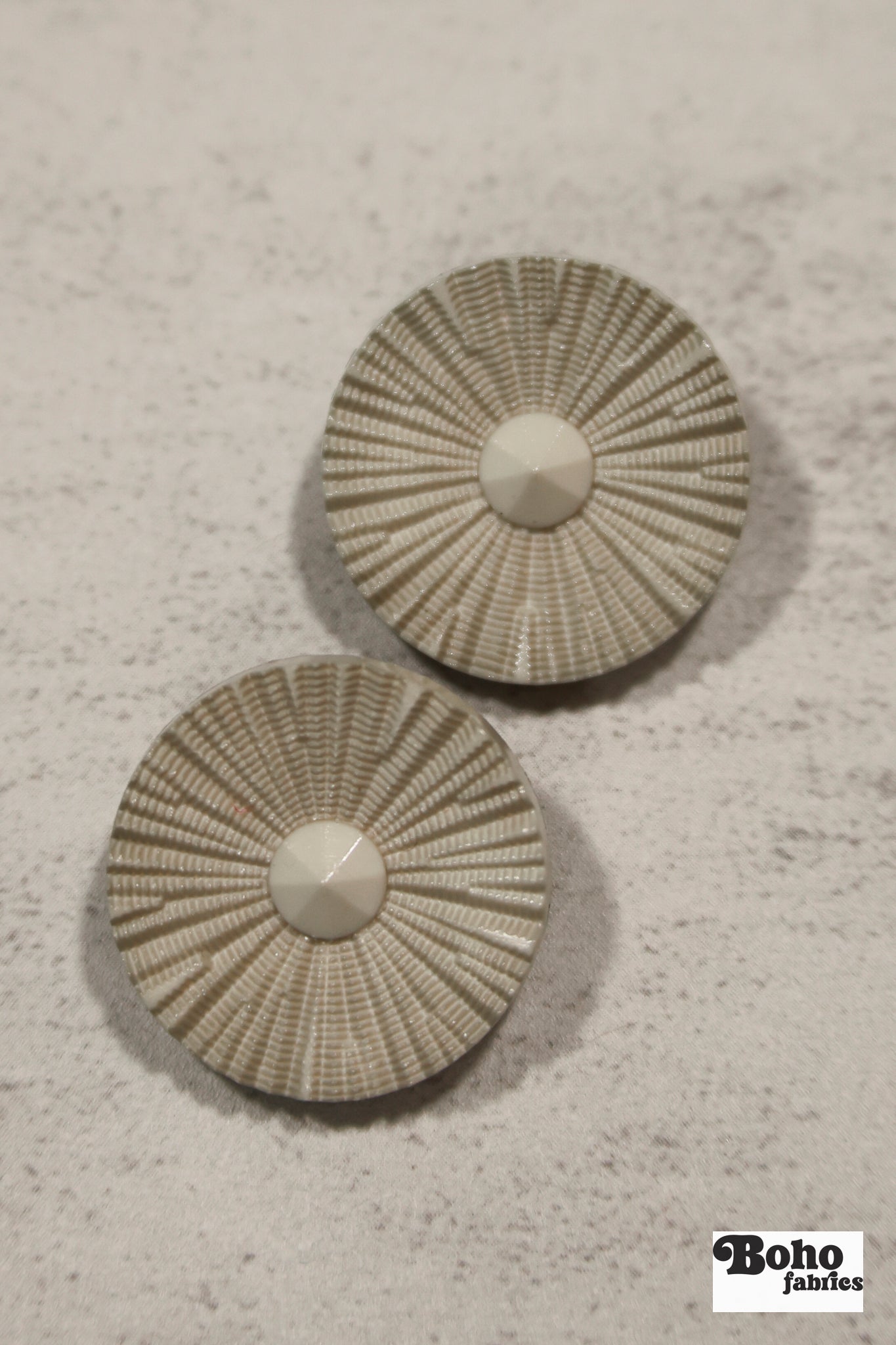 Pale Gray Round Ridged Sunburst Shank Buttons. 26L (16mm/ 3/4"), 28L, (18mm/ 11/16"), 34L (21mm / 13/16"), 36L (23mm, 7/8"), 42L (26mm/ 1") (Copy) - Boho Fabrics - Buttons & Snaps