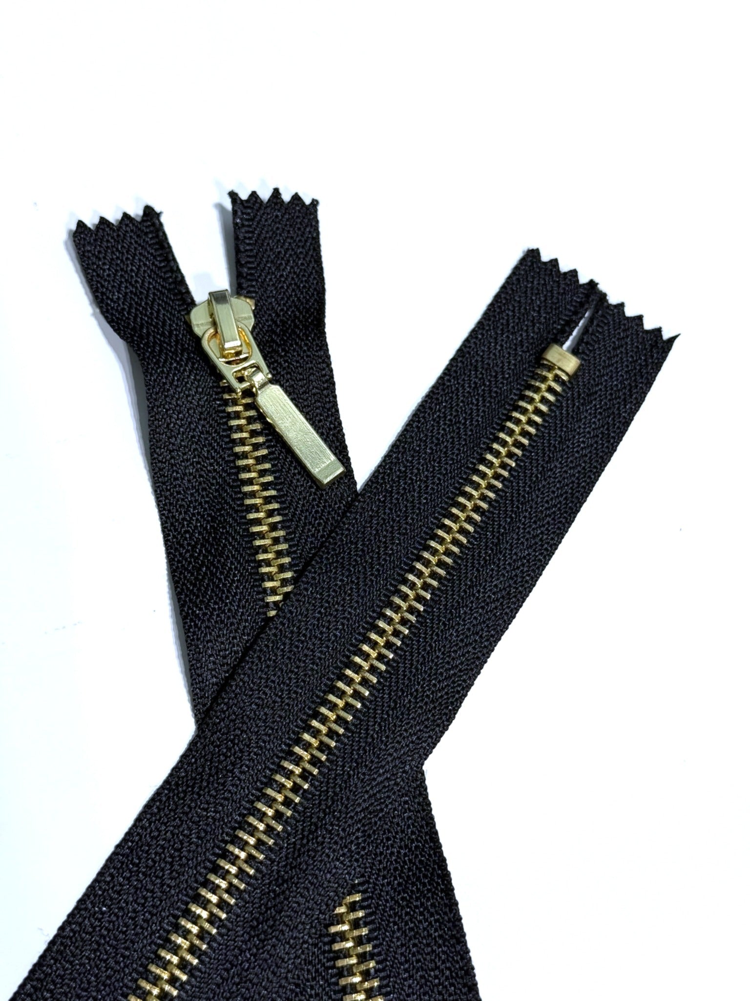 Sculpted Bar Pull - Black , 5 Brass Closed End Zipper. Size 25" (Deadstock) - Boho Fabrics - Zippers
