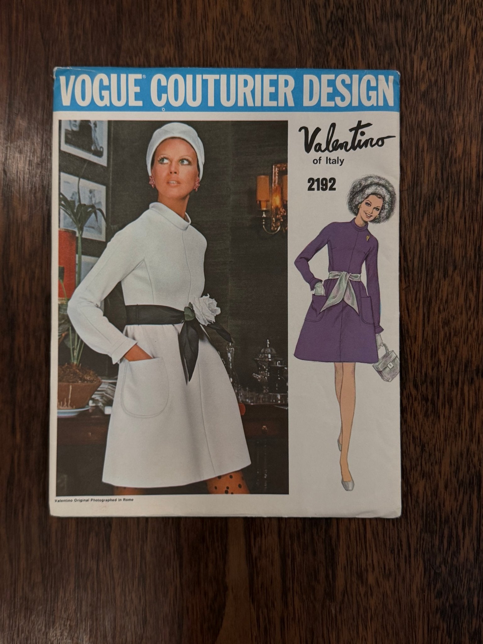 Valentino | Vogue Couturier Design Sewing Pattern #2192 — A-Line Dress with Kimono Sleeves & Standing Collar, Size 8, Vintage 1969 - Boho Fabrics - Sewing Patterns