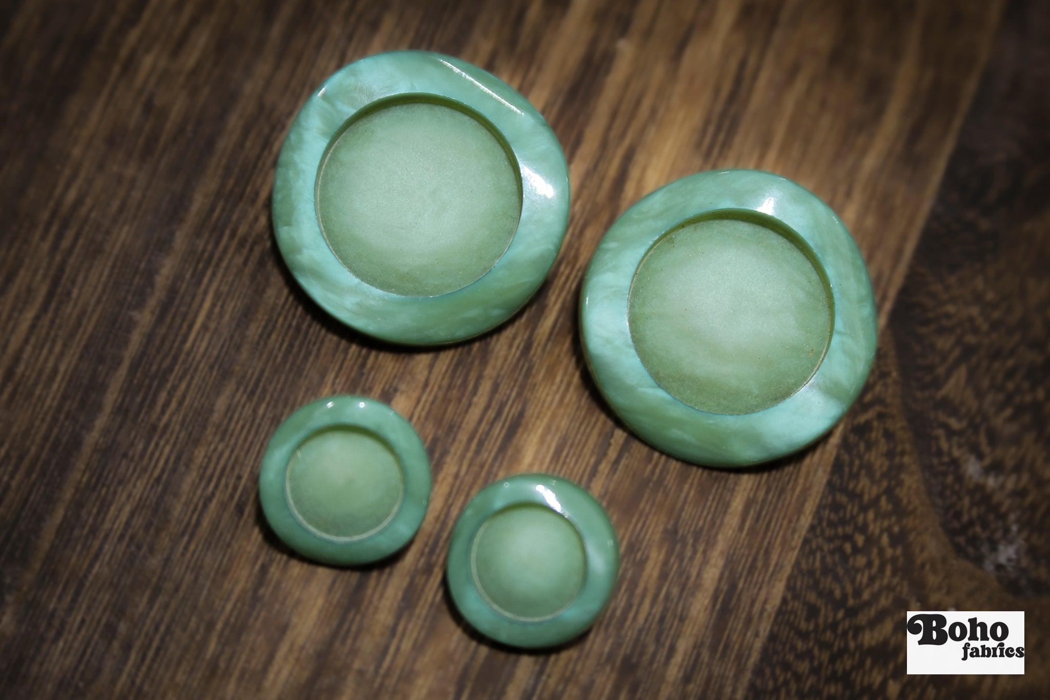 Vintage Light Green Concentric Circles Plastic Shank Buttons. 19mm, 30mm, 34mm - Boho Fabrics - Buttons & Snaps